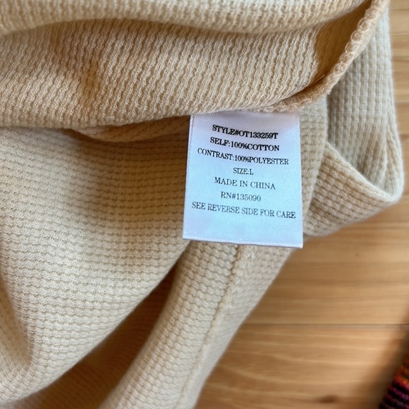 Others Follow Long Sleeve Thermal Style Top | Large - Picture 6 of 6